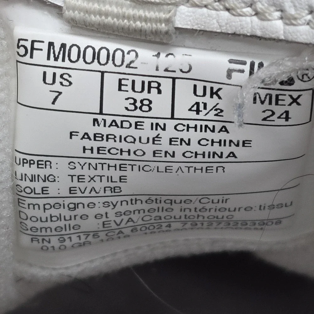 FILA Disruptor II White Women's Size 7 Chunky Platform Sneaker 5FM00002-125